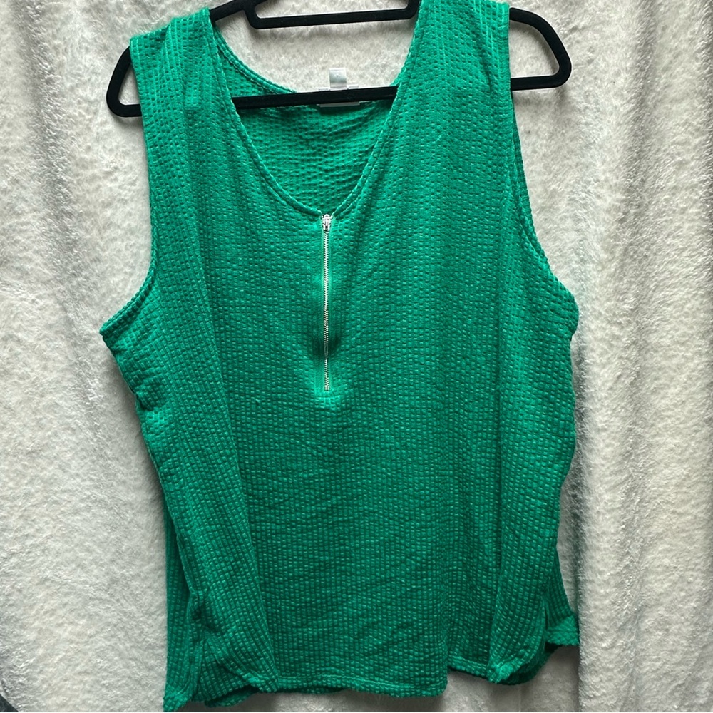 LuLaRoe Rachel Tank Zipper shirt. green 2xl